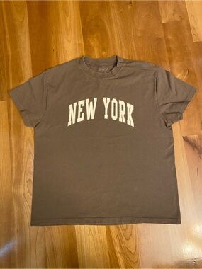 Brandy Melville Brown "New York" Short Sleeve Tee